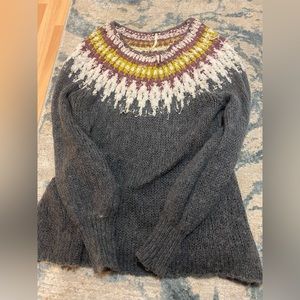 Free people grey knit sweater. Bubble sleeves